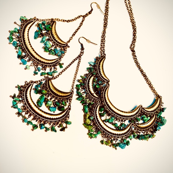 🎉2/$10! BOLD statement piece jewelry set! - Picture 2 of 5